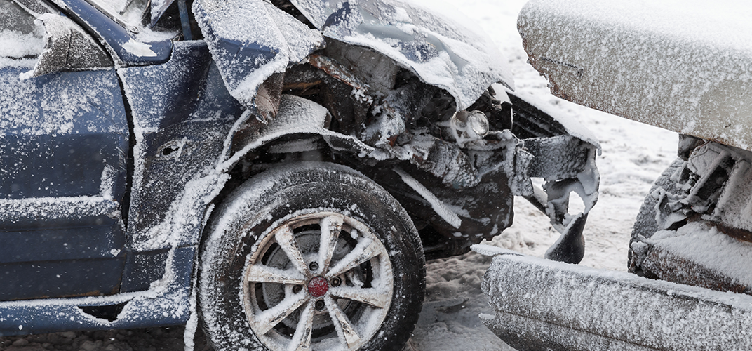 雪崩や大雪による車の被害や雪道の事故、自動車保険（車両保険）で補償される？
